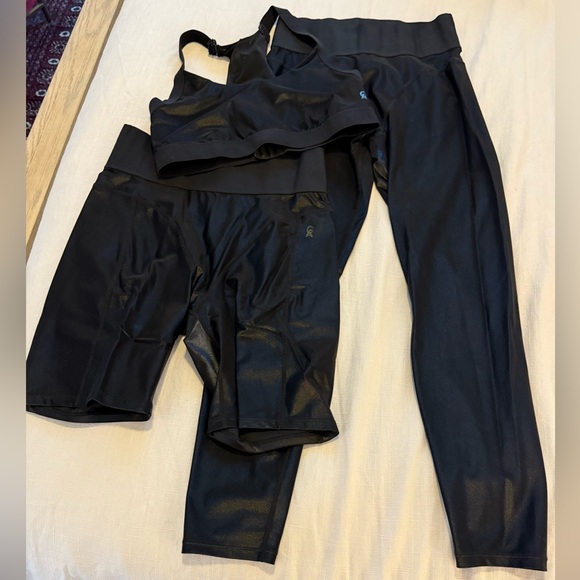 Good American Workout Set - leggings, sports bra, and biker shorts - Picture 1 of 1